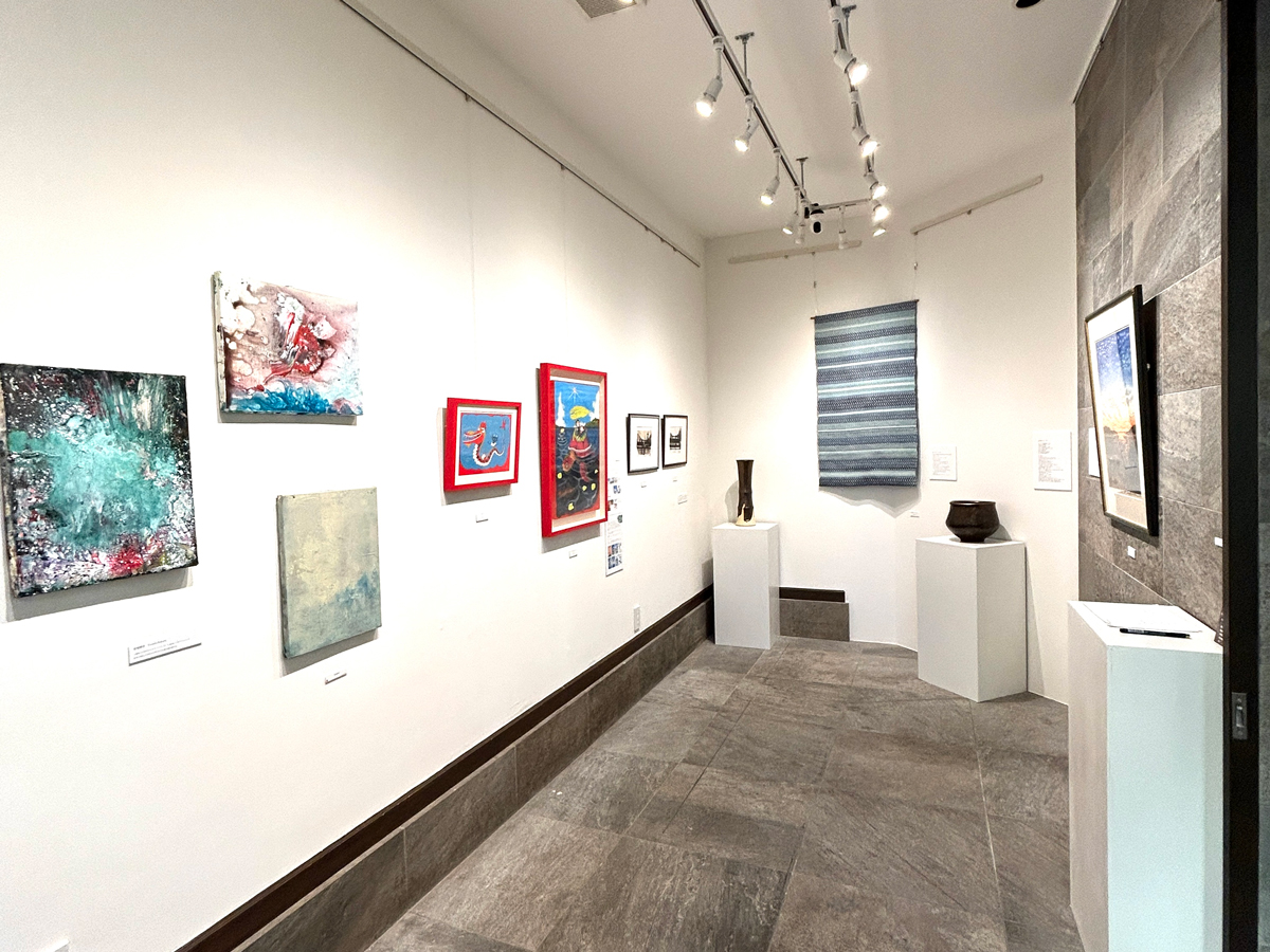 人宿近隣作家展の展示風景